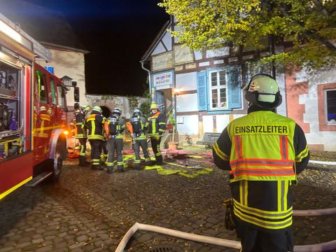 Freiwillige Feuerwehr Michelstadt bei einer Übung in der Altstadt, Kellerei