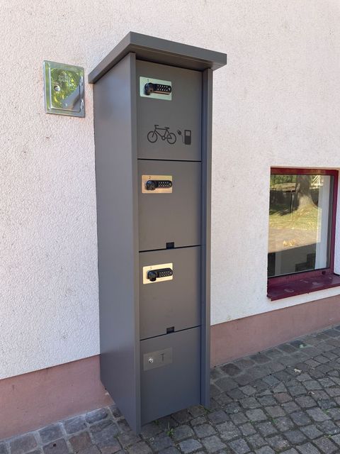 E-Bike-Ladeschrank am Bürgerhaus Steinbach