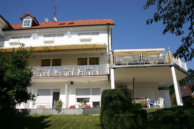 9 Zimmer, 2 Ferienwohnung und 2 Ferienhäuser gehören zum Café Talblick.