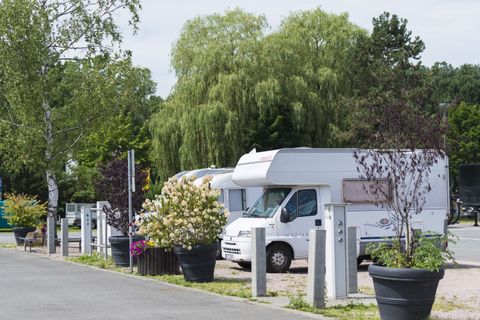 Der Wohnmobilstellplatz bietet Platz für bis zu 12 Wohnmobile.