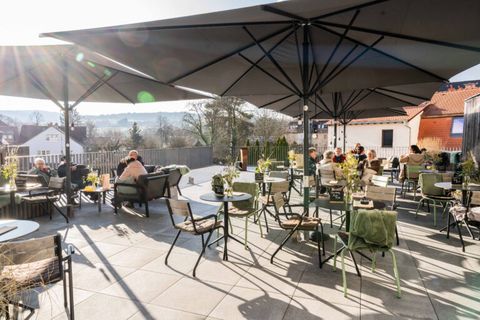 Die namensgebende Dachterrasse der Weinterrasse bietet weitere 57 Sitzplätze.